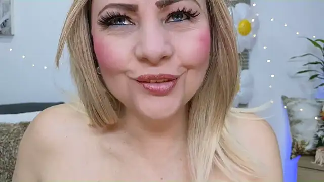katiasupreme1 online show from December 2024 09:41:01 PM