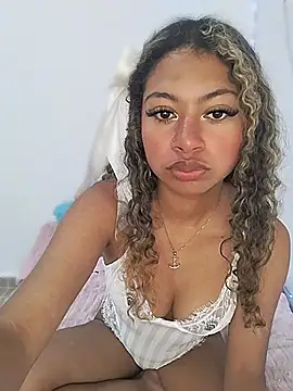 Snapshot of kimmye_333 chatting on July 2026 07:27:01 PM kimmye 333 online show from July 2026 07:27:01 PM