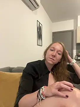Snapshot of EmmaaFit chatting on July 2026 05:07:02 PM EmmaaFit online show from July 2026 05:07:02 PM