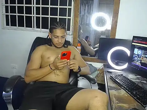 Snapshot of juanrouse chatting on July 2026 04:26:01 AM juanrouse online show from July 2026 04:26:01 AM