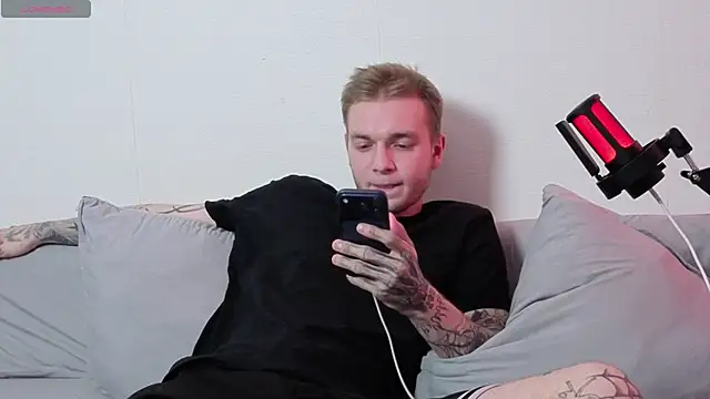 Snapshot of jxxxsti0n chatting on July 2026 05:55:02 PM jxxxsti0n online show from July 2026 05:55:02 PM