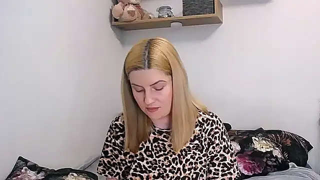 Snapshot of alisenties chatting on May 2026 02:33:02 PM alisenties online show from May 2026 02:33:02 PM