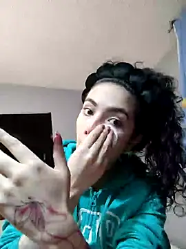 Snapshot of laura_mon chatting on August 2026 02:36:02 AM laura mon online show from August 2026 02:36:02 AM