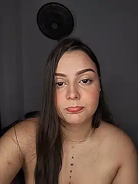 Snapshot of Emma_Rose__ chatting on July 2026 02:39:01 AM Emma Rose online show from July 2026 02:39:01 AM