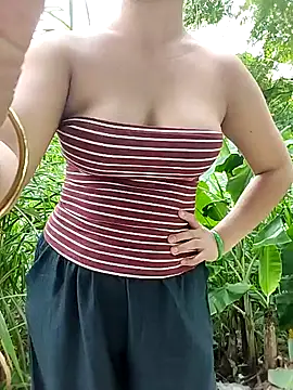 Snapshot of Midday_dream chatting on July 2026 01:32:02 AM Midday dream online show from July 2026 01:32:02 AM