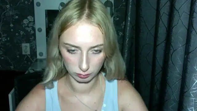 Snapshot of ellisweets chatting on August 2026 08:22:02 PM ellisweets online show from August 2026 08:22:02 PM