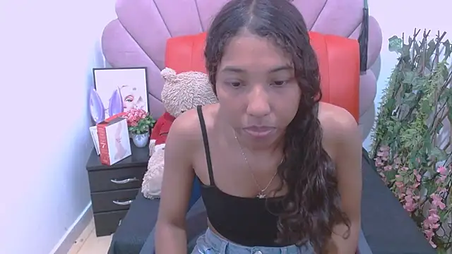 Snapshot of Scarlet_Rose18 chatting on July 2026 01:46:02 PM Scarlet Rose18 online show from July 2026 01:46:02 PM