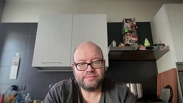 theitalianbear online show from October 2025 06:34:01 AM