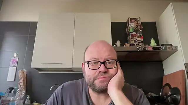 theitalianbear online show from April 2026 01:07:01 PM