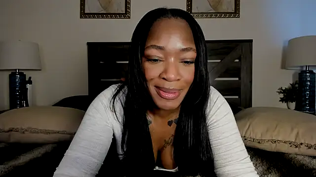 nicolesolace online show from April 2026 09:04:02 PM