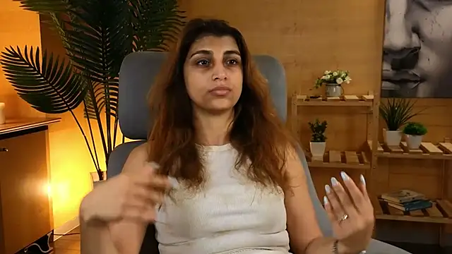 DinahSysak online show from August 2026 08:06:01 AM