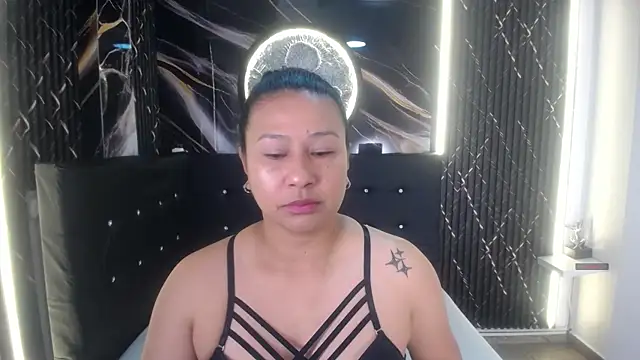 Snapshot of __Serena chatting on August 2026 01:03:01 PM Serena online show from August 2026 01:03:01 PM