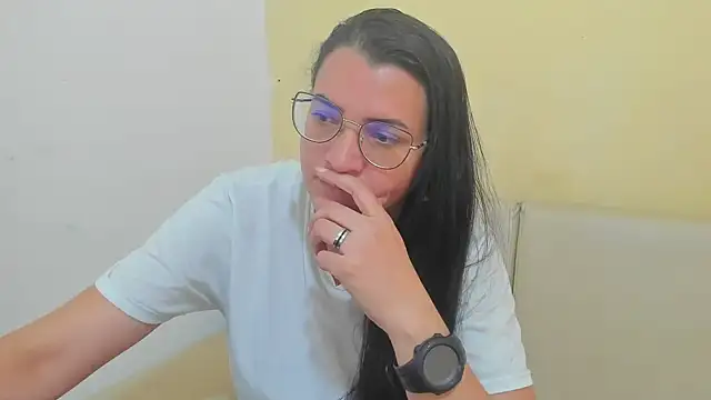 Snapshot of MARILYN_GARCIA chatting on April 2026 02:04:01 PM MARILYN GARCIA online show from April 2026 02:04:01 PM