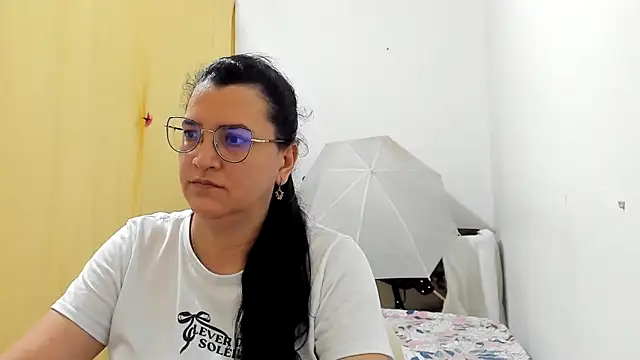 Snapshot of MARILYN_GARCIA chatting on May 2026 10:40:02 PM MARILYN GARCIA online show from May 2026 10:40:02 PM