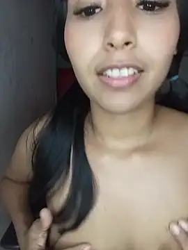 Snapshot of bella_chocolate chatting on August 2026 02:37:01 AM bella chocolate online show from August 2026 02:37:01 AM