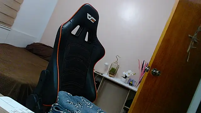 Snapshot of ava_sheeks chatting on January 2025 04:23:01 PM ava sheeks online show from January 2025 04:23:01 PM