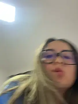 Snapshot of CAMMILEE chatting on August 2026 03:43:02 AM CAMMILEE online show from August 2026 03:43:02 AM