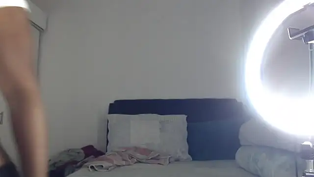 leanna23 online show from July 2026 04:52:02 AM