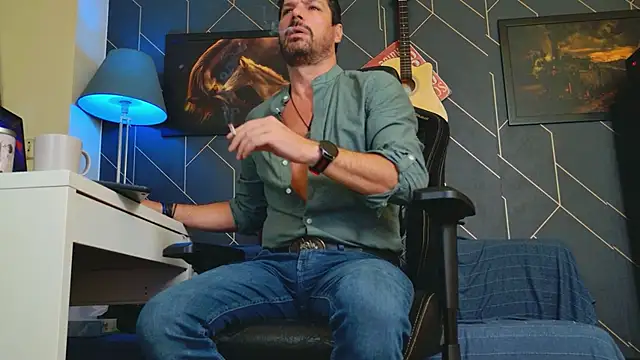 ChrisKox online show from October 2025 03:04:01 AM