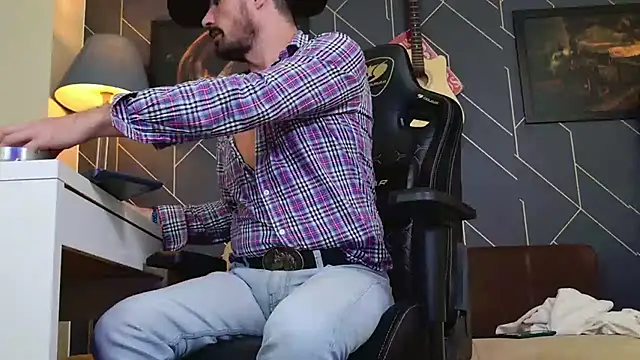 ChrisKox online show from December 2025 07:53:02 PM