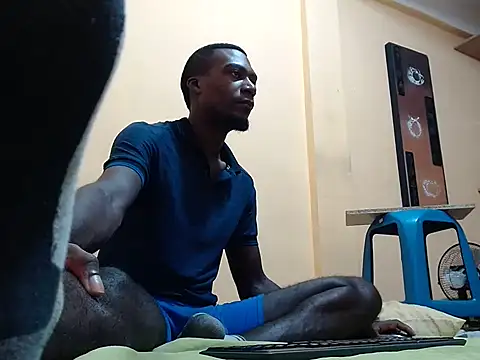 Snapshot of kurtbigcock chatting on March 2025 05:33:02 PM kurtbigcock online show from March 2025 05:33:02 PM