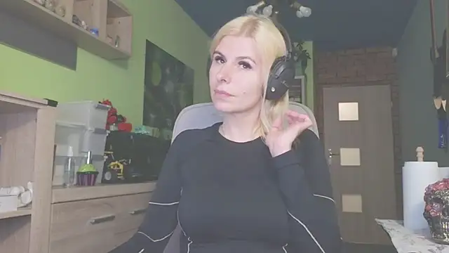 karmija online show from October 2025 07:37:01 PM