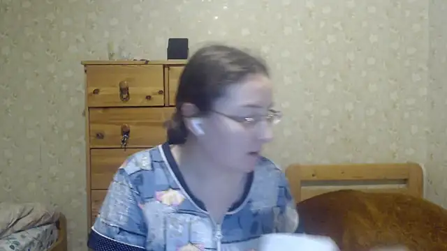 Smart Rose online show from February 2025 07:10:02 PM