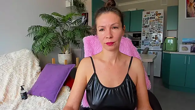 ChristinaGlory online show from October 2025 09:21:01 AM