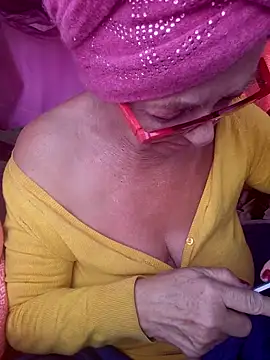 Snapshot of MucMilf59 chatting on February 2025 11:11:02 AM MucMilf59 online show from February 2025 11:11:02 AM