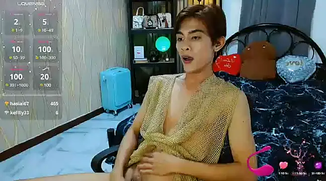 Snapshot of WildestTwink chatting on December 2024 06:22:01 PM WildestTwink online show from December 2024 06:22:01 PM