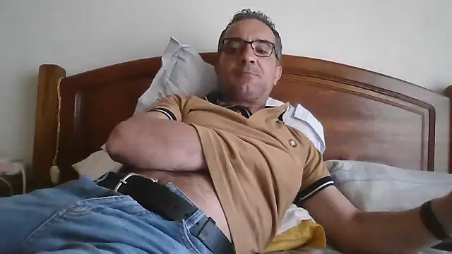 CarlosRocha73 online show from April 2026 11:04:02 AM