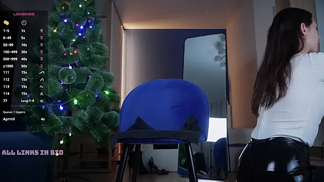 LAUREL HAZEL online show from January 2025 07:18:01 PM