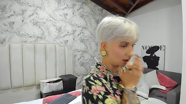Snapshot of amy_ink chatting on September 2025 11:22:02 AM amy ink online show from September 2025 11:22:02 AM