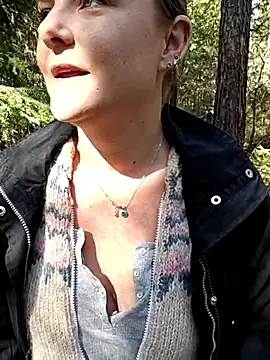 SwedishJennifer online show from April 2026 12:54:01 PM