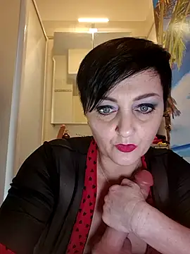 Snapshot of lucillabollente chatting on February 2025 03:08:02 PM lucillabollente online show from February 2025 03:08:02 PM