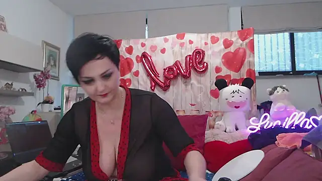 Snapshot of lucillabollente chatting on February 2025 02:54:02 PM lucillabollente online show from February 2025 02:54:02 PM