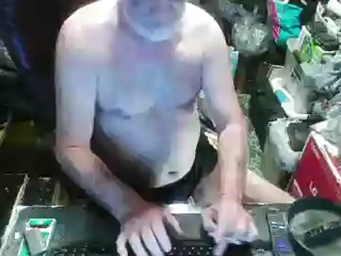 Snapshot of russtee chatting on October 2025 11:49:02 PM russtee online show from October 2025 11:49:02 PM