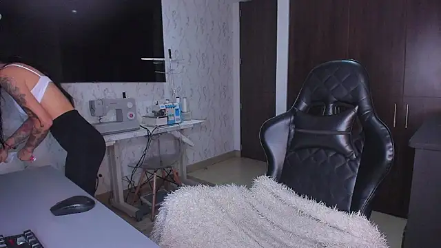 Lisegg  online show from December 2024 12:03:01 PM