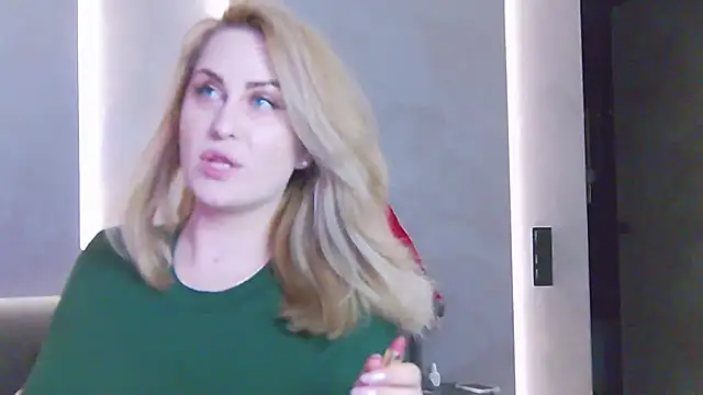 Snapshot of Sinful_Eyes chatting on December 2024 07:54:01 PM Sinful Eyes online show from December 2024 07:54:01 PM