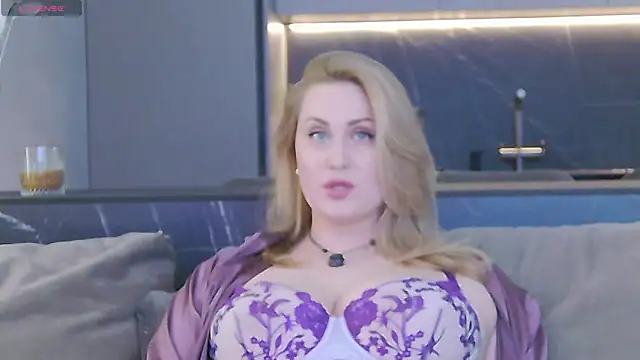 Snapshot of Sinful_Eyes chatting on February 2025 02:26:02 PM Sinful Eyes online show from February 2025 02:26:02 PM