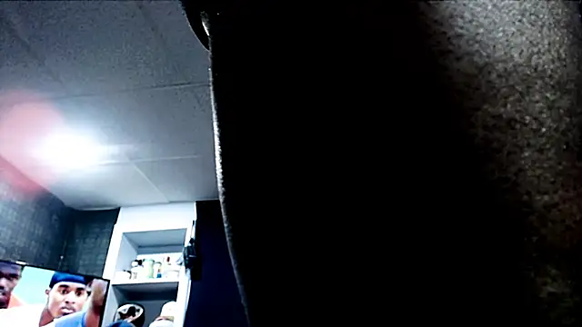 Snapshot of iBreakHeartz chatting on February 2025 11:46:02 PM iBreakHeartz online show from February 2025 11:46:02 PM