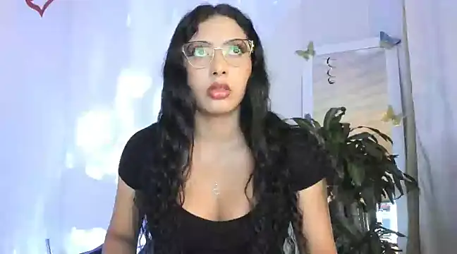 kirasofia online show from February 2025 03:52:02 AM