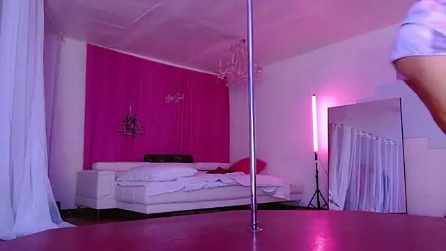 Sweet-Ginger online show from October 2025 09:33:01 PM