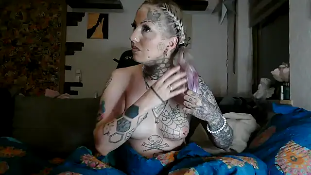 RoxxyInk online show from June 2026 09:28:02 PM