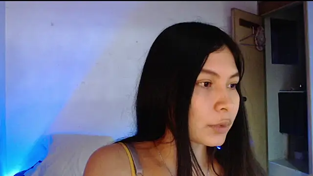 evolet01 online show from October 2025 06:49:01 PM