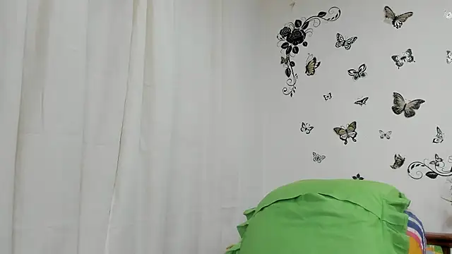 jennifersmit1 online show from December 2024 08:33:01 PM