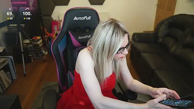 Snapshot of KelseyCobalt chatting on December 2024 09:17:01 PM KelseyCobalt online show from December 2024 09:17:01 PM