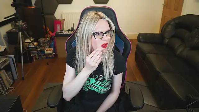 Snapshot of KelseyCobalt chatting on December 2024 10:50:01 PM KelseyCobalt online show from December 2024 10:50:01 PM