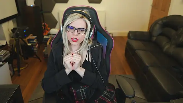 Snapshot of KelseyCobalt chatting on February 2025 09:48:02 PM KelseyCobalt online show from February 2025 09:48:02 PM