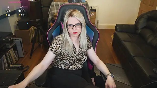 Snapshot of KelseyCobalt chatting on October 2025 08:40:01 PM KelseyCobalt online show from October 2025 08:40:01 PM